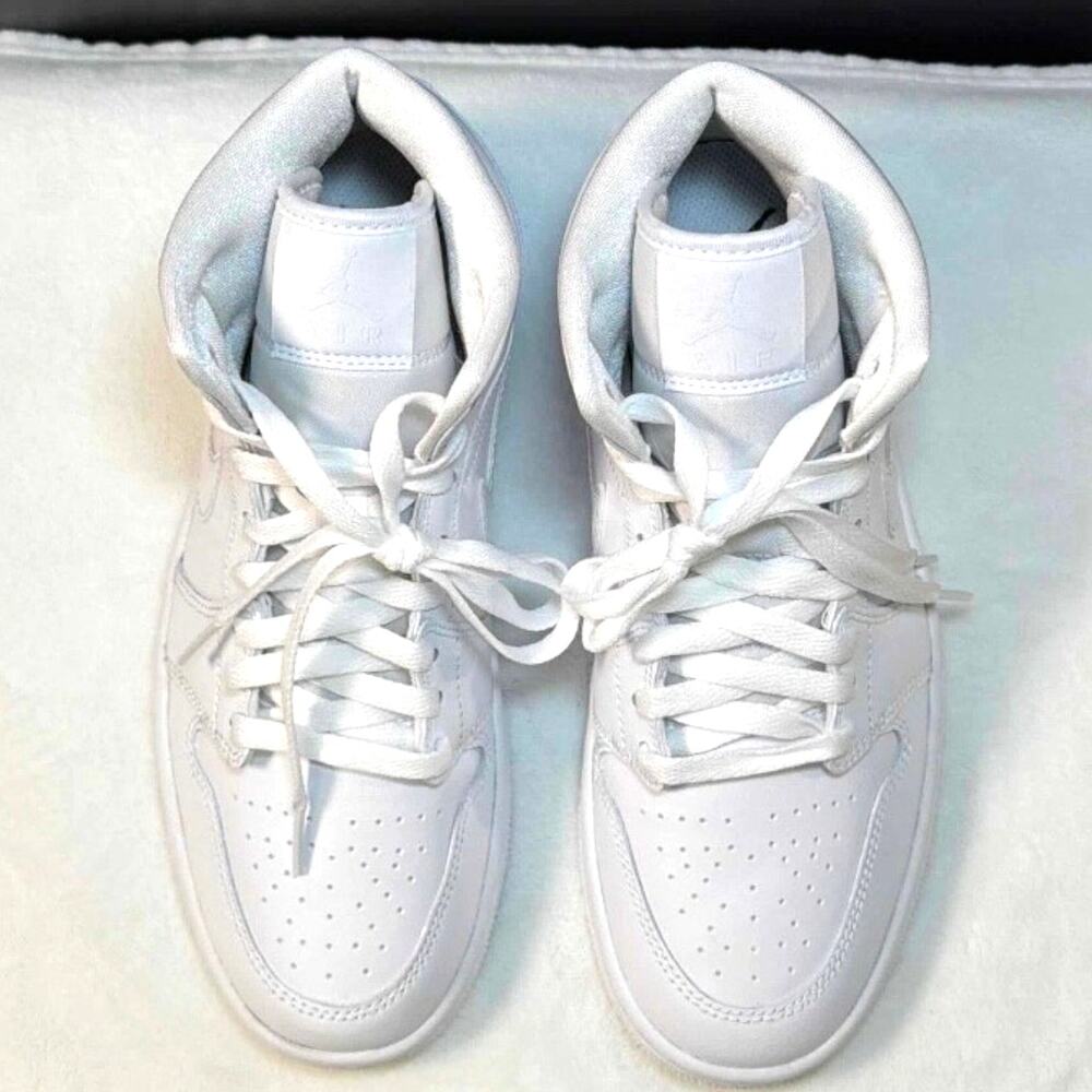 Nike Air Jordan 1 Mid “Triple White” – DV0991-111 | 8.5W - Picture 4 of 10